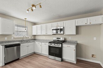 7134 Prairie Village Dr in Cypress, TX - Building Photo - Building Photo