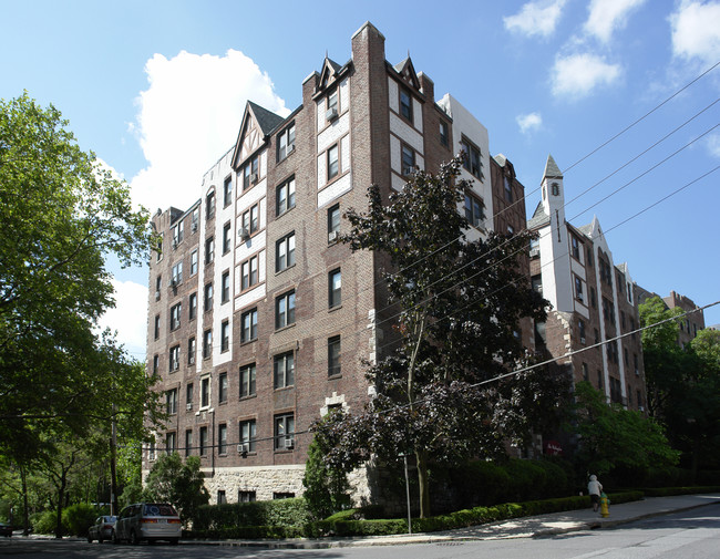 The Wellington in White Plains, NY - Foto de edificio - Building Photo