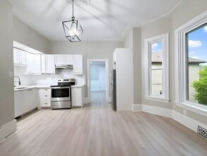 47 Ontario Ave in Hamilton, ON - Building Photo - Building Photo