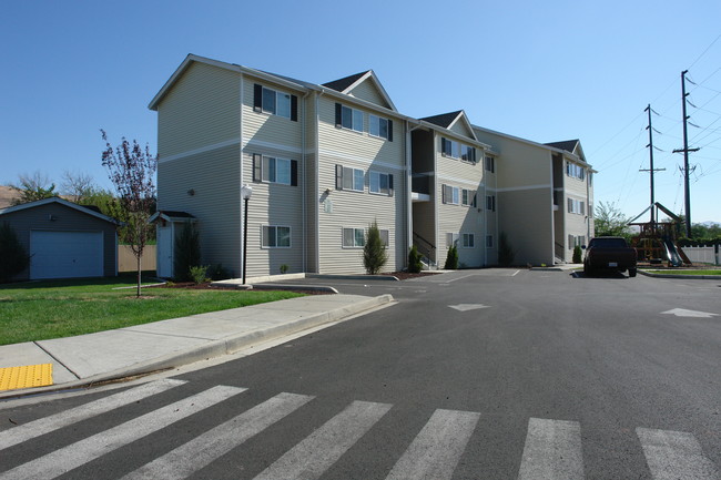 East Ridge Apartments in Yakima, WA - Building Photo - Building Photo