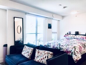 1534 Henshaw Ln in Vancouver, BC - Building Photo - Building Photo