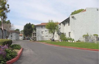 New Wilmington Arms Apartments in Compton, CA - Building Photo - Building Photo