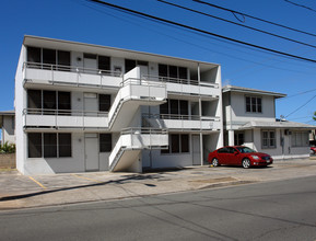 2009 Algaroba St in Honolulu, HI - Building Photo - Building Photo