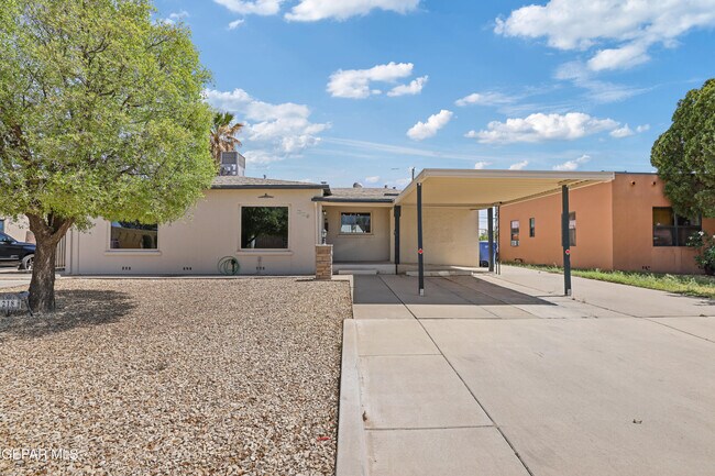 218 Orndorff Dr in El Paso, TX - Building Photo - Building Photo