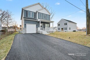 8478 Garden Rd in Pasadena, MD - Building Photo