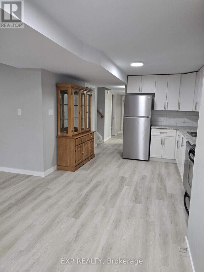 87 Wellington St E in Brampton, ON - Building Photo - Building Photo