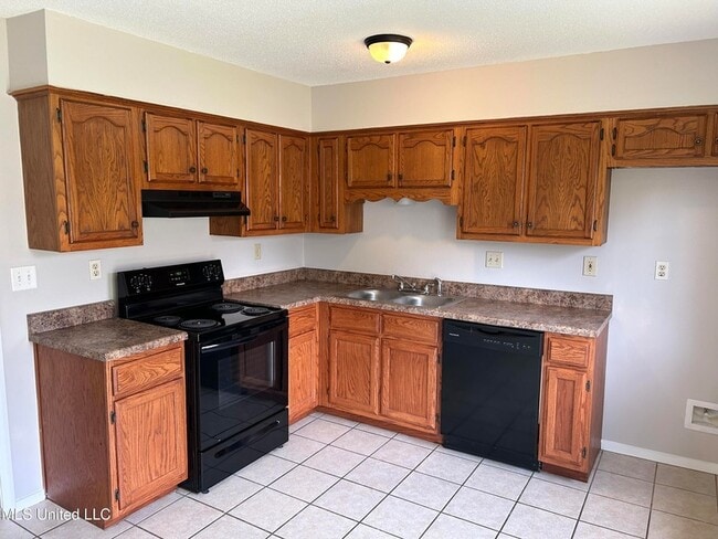 3434 Laurelwood Dr in Horn Lake, MS - Building Photo - Building Photo