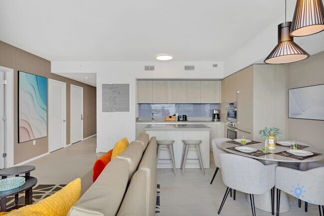 4010 S Ocean Dr in Hollywood, FL - Building Photo - Building Photo