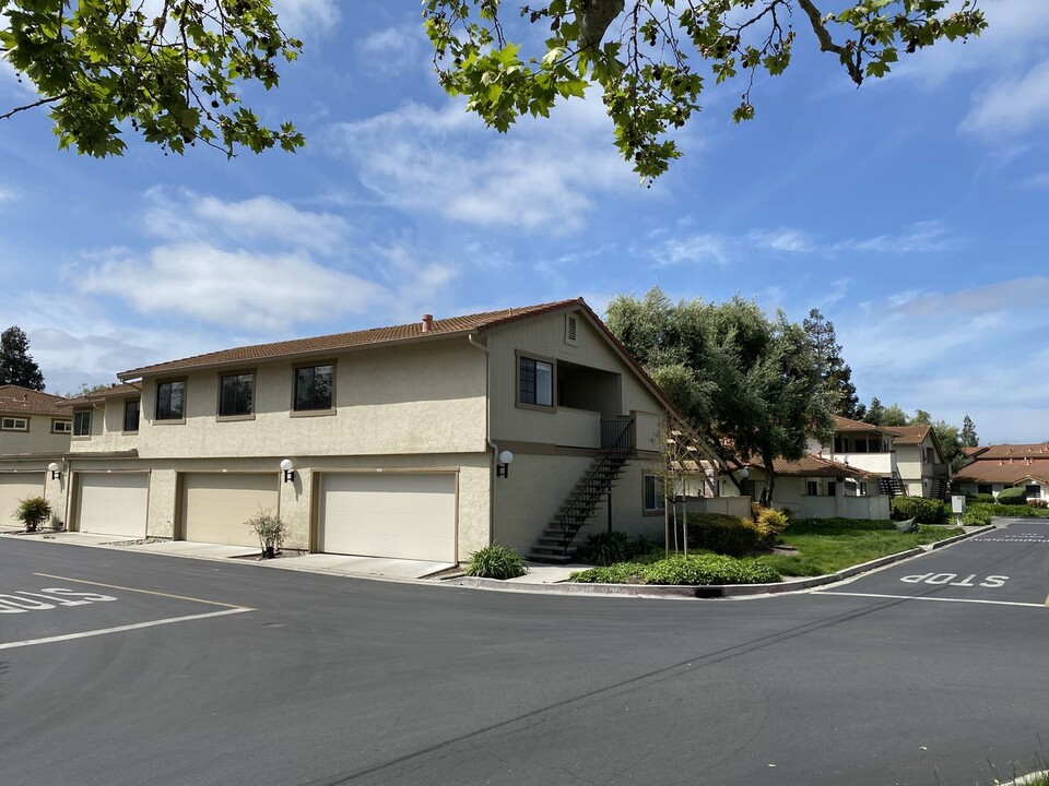 5423 Colony Green Dr in San Jose, CA - Building Photo