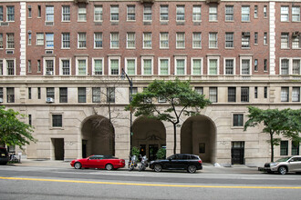 No.1 Sutton Place South in New York, NY - Building Photo - Building Photo