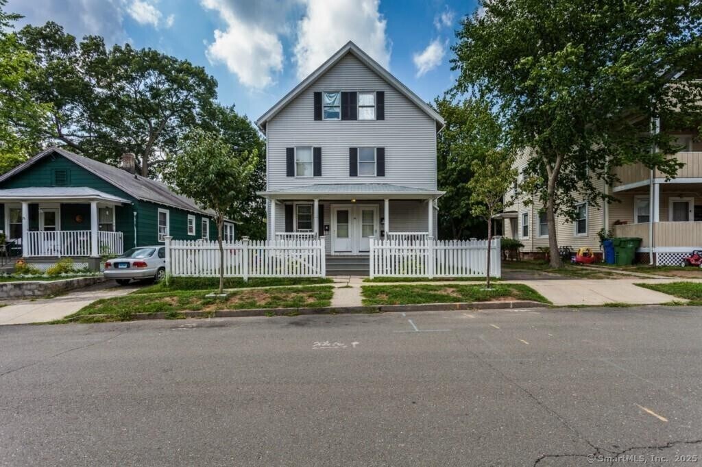 32 Prospect St in Wallingford, CT - Building Photo