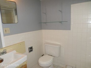 1718 Pierre St in Manhattan, KS - Building Photo - Building Photo