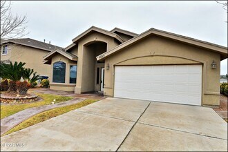 5005 Moon Ranch Ln in El Paso, TX - Building Photo - Building Photo