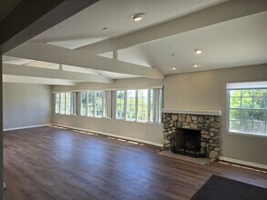 833 Skyland Dr in Sierra Madre, CA - Foto de edificio - Building Photo