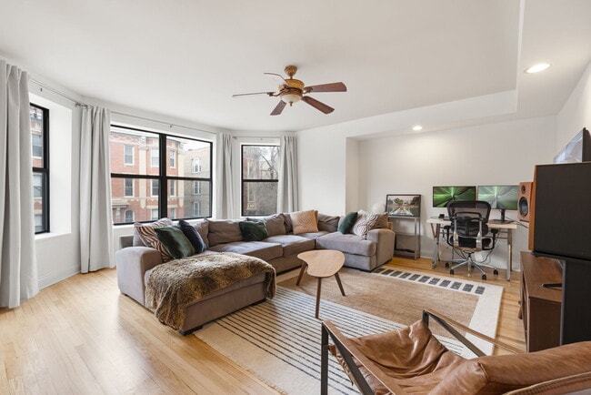 2735 N Kimball Ave in Chicago, IL - Building Photo - Building Photo