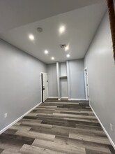 489 Central Ave, Unit 1 Full first floor in Jersey City, NJ - Building Photo - Building Photo