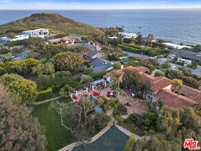 7332 Birdview Ave in Malibu, CA - Building Photo - Building Photo