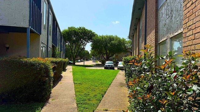 8360 Jorine Dr in Houston, TX - Building Photo - Building Photo