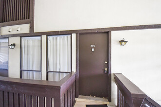 40 Club House Dr in Palm Coast, FL - Building Photo - Building Photo