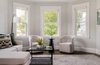 36 Burgoyne St, Unit 36 Burgoyne Street in Boston, MA - Building Photo - Building Photo