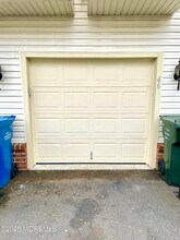 46 Michael Dr in Tinton Falls, NJ - Building Photo - Building Photo