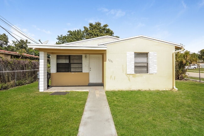 property at 5201 SW 24th St