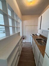 301 Sharar Ave in Opa Locka, FL - Foto de edificio - Building Photo