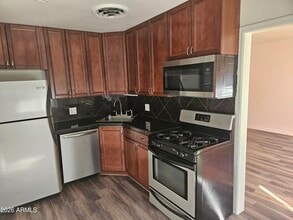 1510 E Highland Ave in Phoenix, AZ - Building Photo - Building Photo