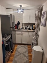 21 Van Buren St, Unit Unit 2 in Brooklyn, NY - Foto de edificio - Building Photo