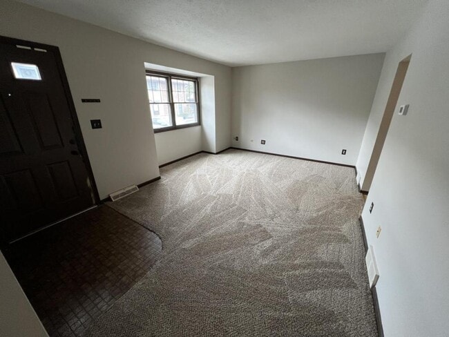 6022 Applecrest Ct in Youngstown, OH - Building Photo - Building Photo