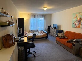 30-44-44 29th St in Queens, NY - Building Photo