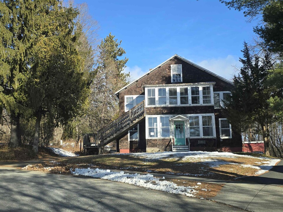 23 Lincoln Heights in Claremont, NH - Building Photo