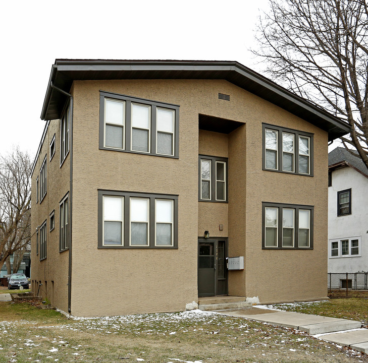 1548 Grand Ave in St. Paul, MN - Building Photo