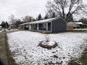 1111 High St in Reedsburg, WI - Foto de edificio - Building Photo