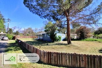 5481 Elm Ln in Redding, CA - Building Photo - Building Photo