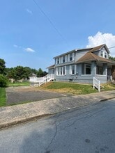 307 Delong Ave in Emmaus, PA - Building Photo - Building Photo