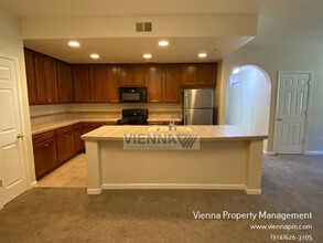 6521 Hearthstone Cir in Rocklin, CA - Building Photo - Building Photo