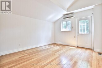 559 Parliament St in Toronto, ON - Building Photo - Building Photo