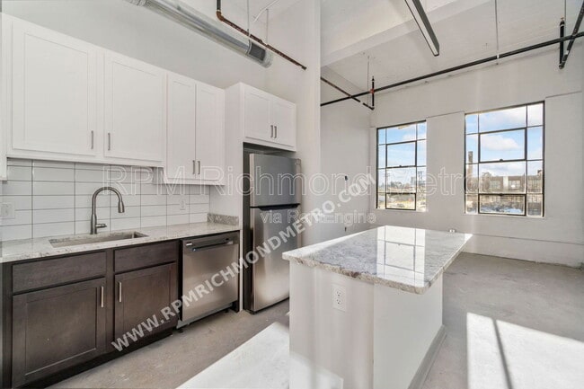 104 E 2nd St