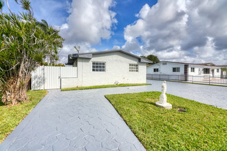 11441 SW 2nd St in Miami, FL - Building Photo - Building Photo