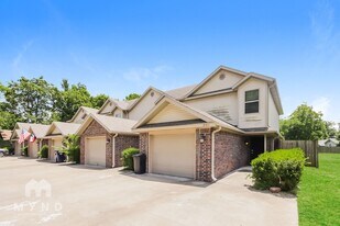 313 W Thurman St in Prairie Grove, AR - Building Photo