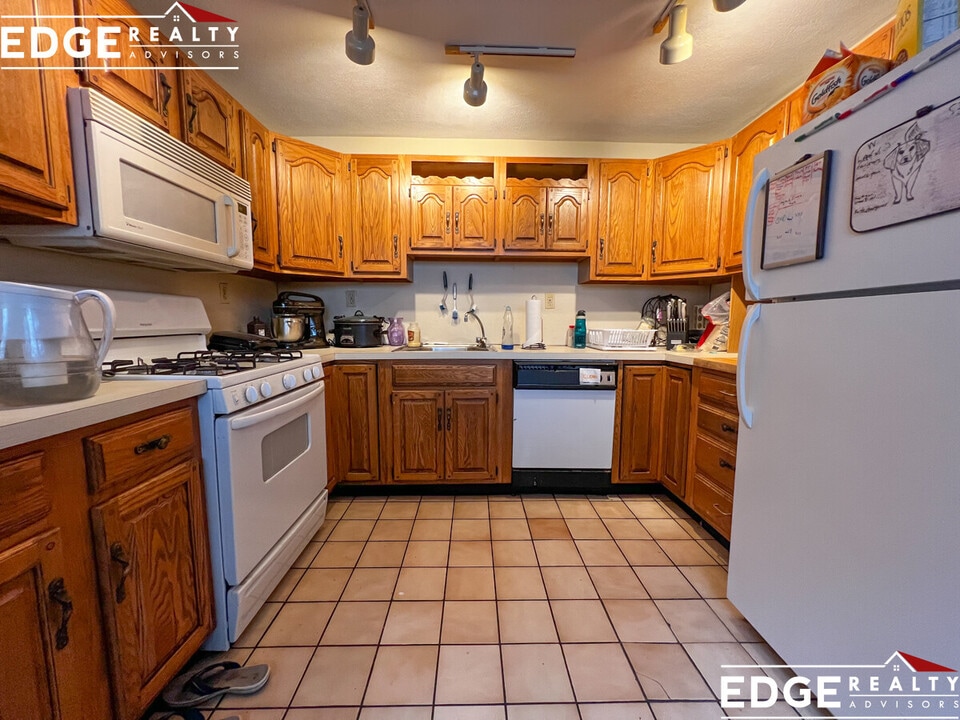 15 Oliva Rd, Unit 1 in Boston, MA - Building Photo