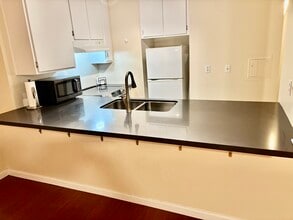 4600 Lamont St, Unit The Plaza Condominium in San Diego, CA - Foto de edificio - Building Photo