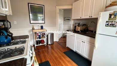 96 Columbia St, Unit 3B in Cambridge, MA - Foto de edificio - Building Photo