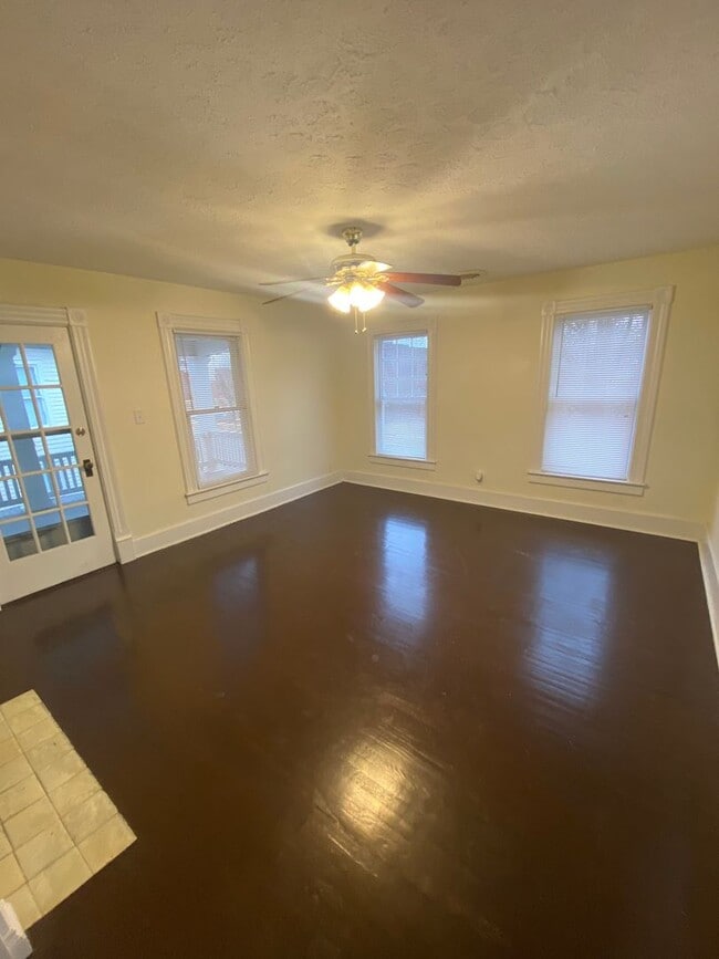 property at 614 S 8th St