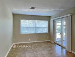 122 Van Dyck Dr in Nokomis, FL - Foto de edificio - Building Photo