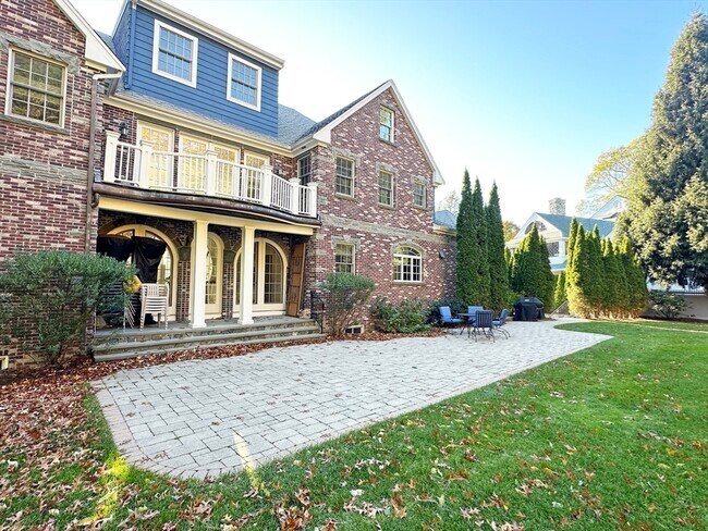 66 Forest Ave in Newton, MA - Building Photo - Building Photo