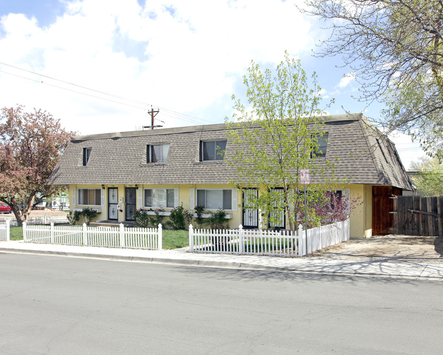 Elati Street Townhomes in Littleton, CO - Foto de edificio