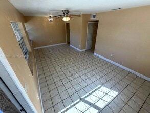 14407 NE 5th Ave in Miami, FL - Foto de edificio - Building Photo