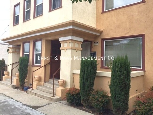 621 W 3rd St in Long Beach, CA - Building Photo - Building Photo